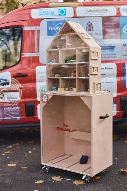 Im Rauchhaus der Feuerwehr Greiz wird ein Brand für die kleinen Besucher des Fests &amp;quot;plastisch&amp;quot; und verständlich dargestellt.